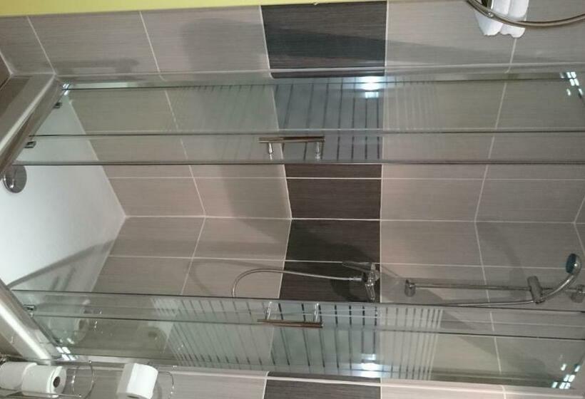 Семейный Номер, Le Miracle