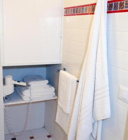 اتاق راحتی یک تخته, B&b Piazza Fratti