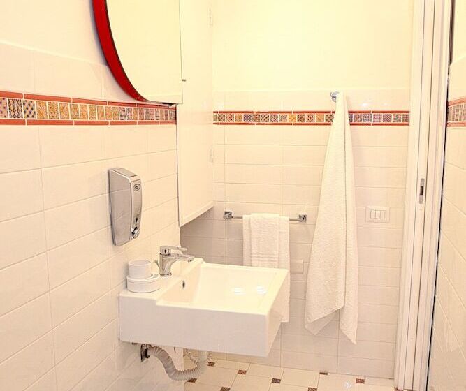 اتاق راحتی یک تخته, B&b Piazza Fratti