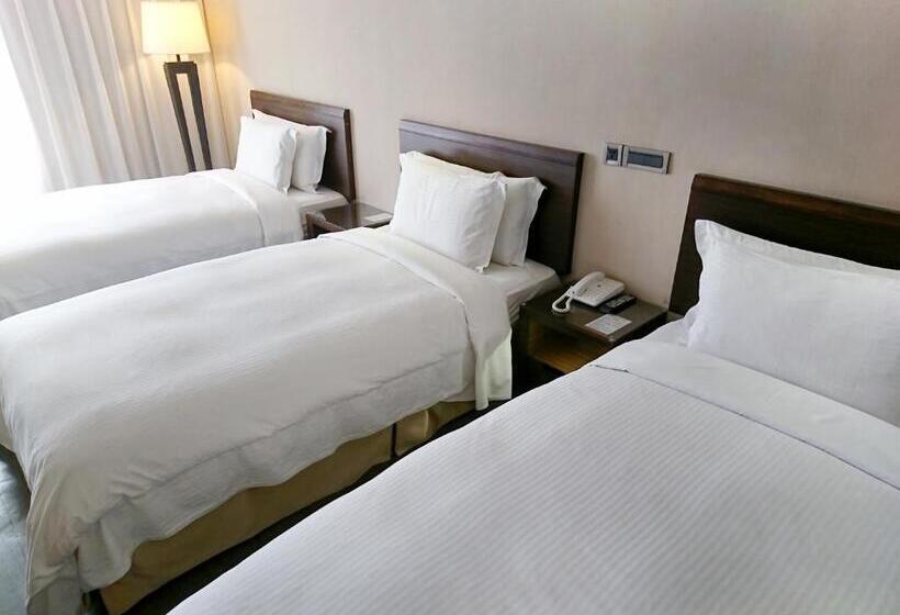 اتاق استاندارد چهار تخته, Century Hotel Taoyuan