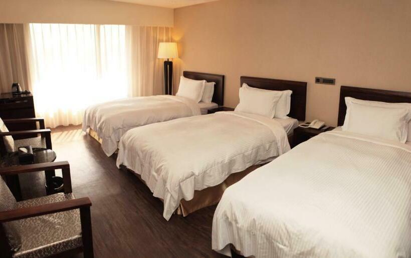 اتاق استاندارد سه نفره, Century Hotel Taoyuan