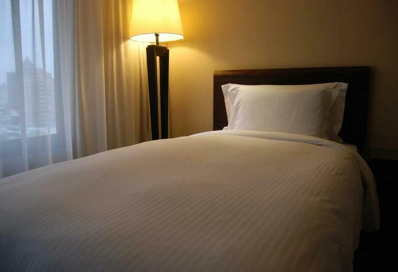 اتاق استاندارد سه نفره, Century Hotel Taoyuan