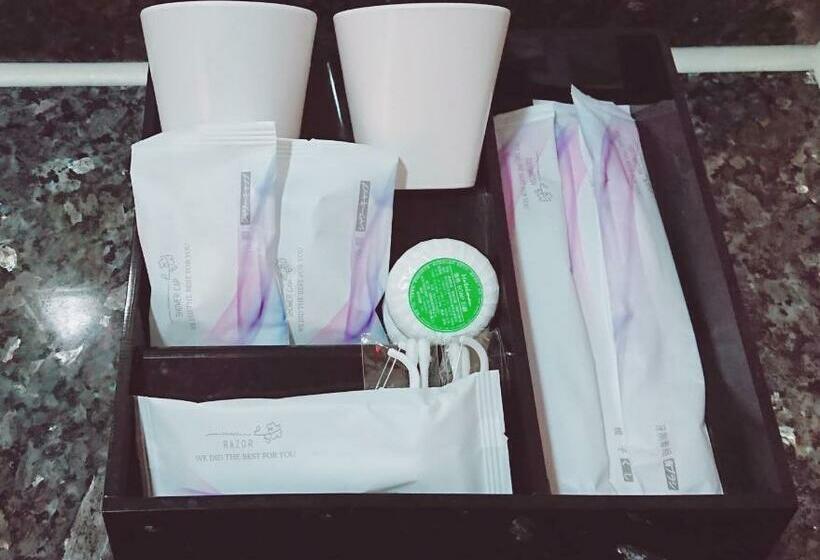 Deluxe Kolmen Hengen Huone, 高第商旅 Gaudi