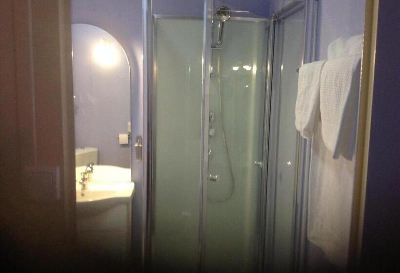 סוויטה קלאסית, Hôtel L Univers