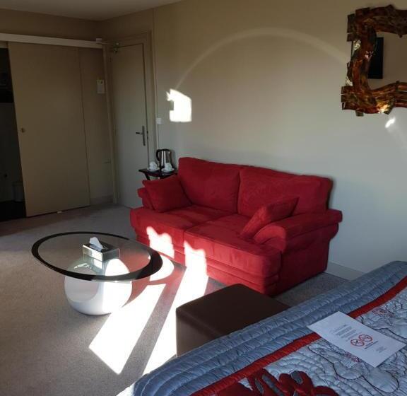 جناح كلاسيكي, Hôtel L Univers