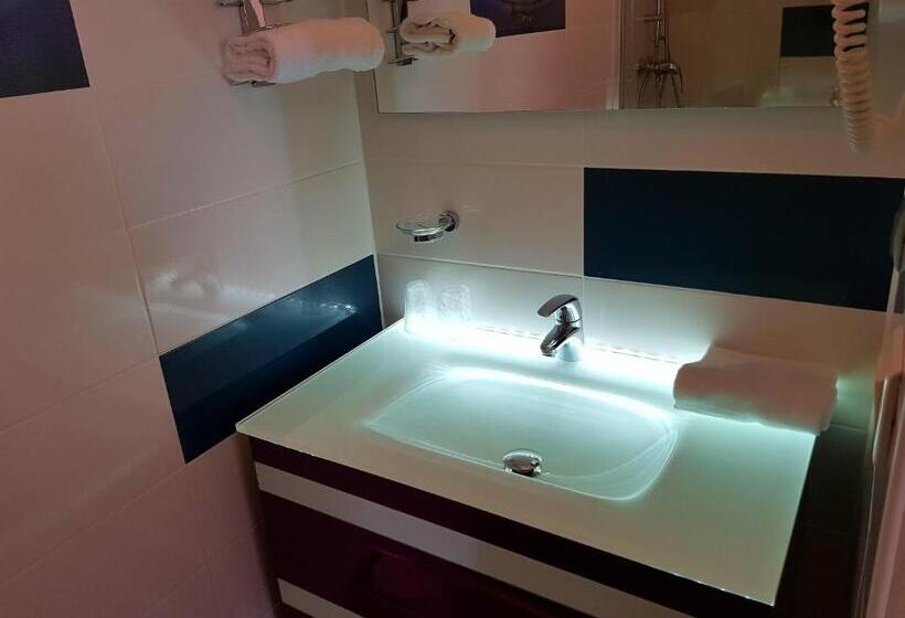 סוויטה קלאסית, Hôtel L Univers