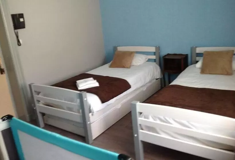 Basic-huone, Hôtel L Univers