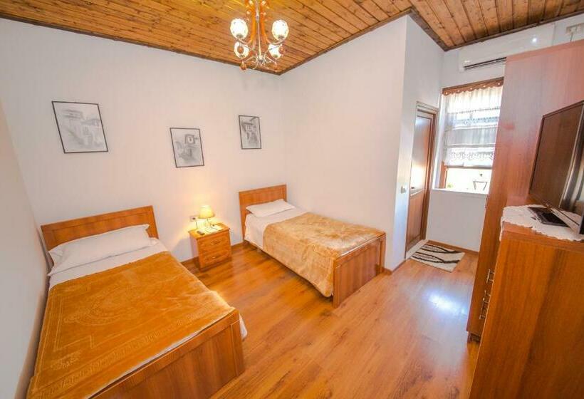 חדר סטנדרט, Kalaja