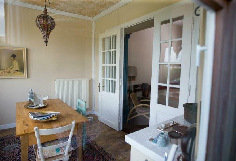 Номер Стандарт с Балконом, Liegen;schaft Guesthouse