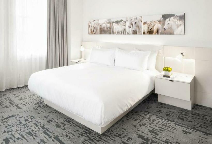 اتاق لوکس با تخت بزرگ, 21c Museum Hotel Lexington