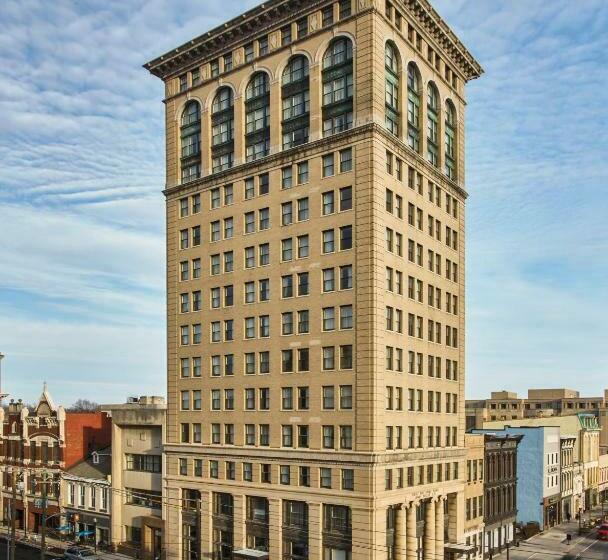 اتاق لوکس با تخت بزرگ, 21c Museum Hotel Lexington