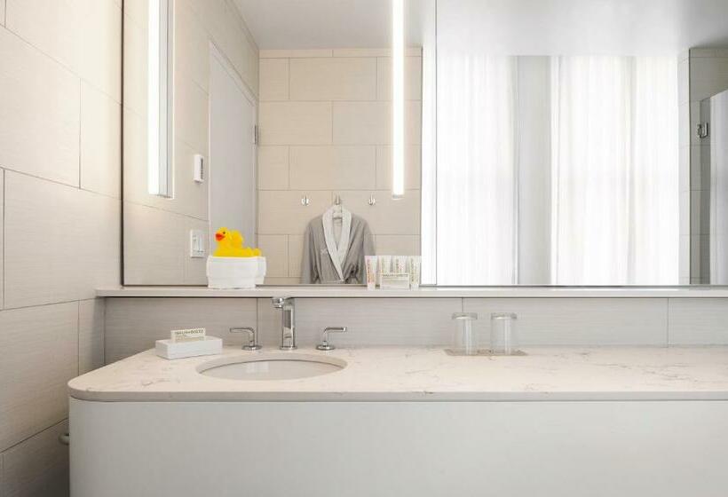 اتاق استاندارد با تخت بزرگ, 21c Museum Hotel Lexington