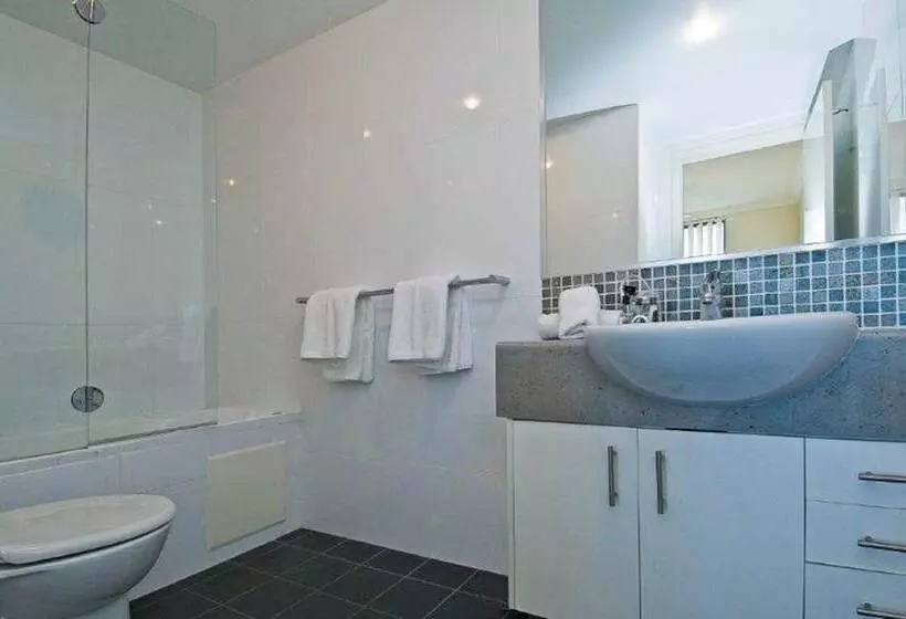 آپارتمان 2 خوابه, Aqualine Apartments
