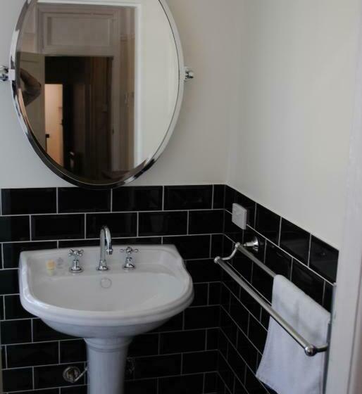 Номер Премиум, Edward Lodge New Fam