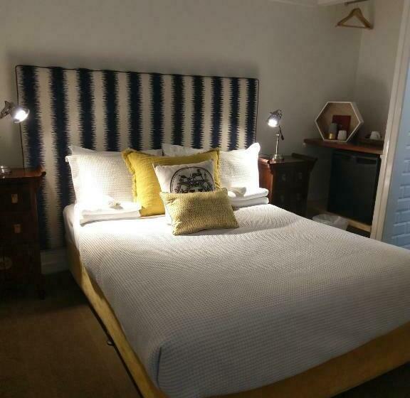 Номер Economy, Edward Lodge New Fam