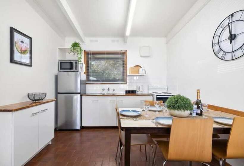 Апартаменты 2 Спальни, Halls Haven Holiday Units