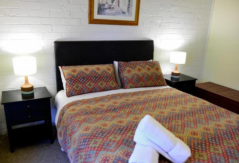 شقة غرفة واحدة, Halls Haven Holiday Units