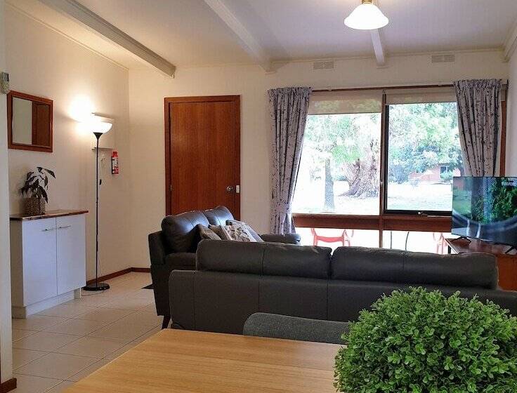 Апартаменты 2 Спальни, Halls Haven Holiday Units