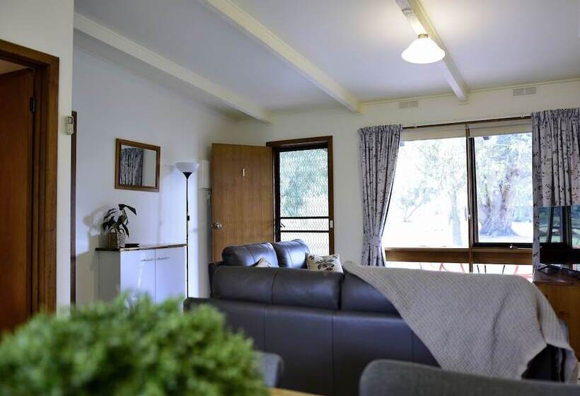 Апартаменты 2 Спальни, Halls Haven Holiday Units