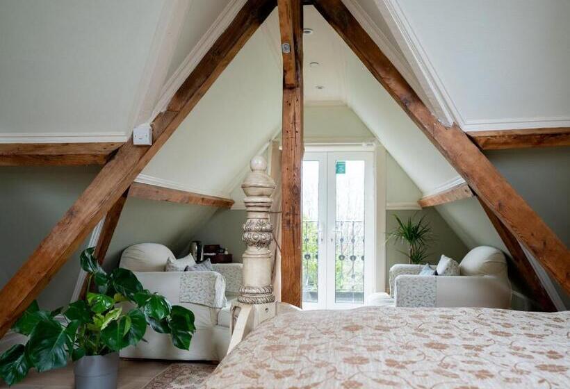 Superior suite with balcony, Berwick Lodge