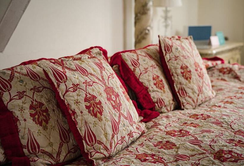 Superior suite with garden view, Berwick Lodge