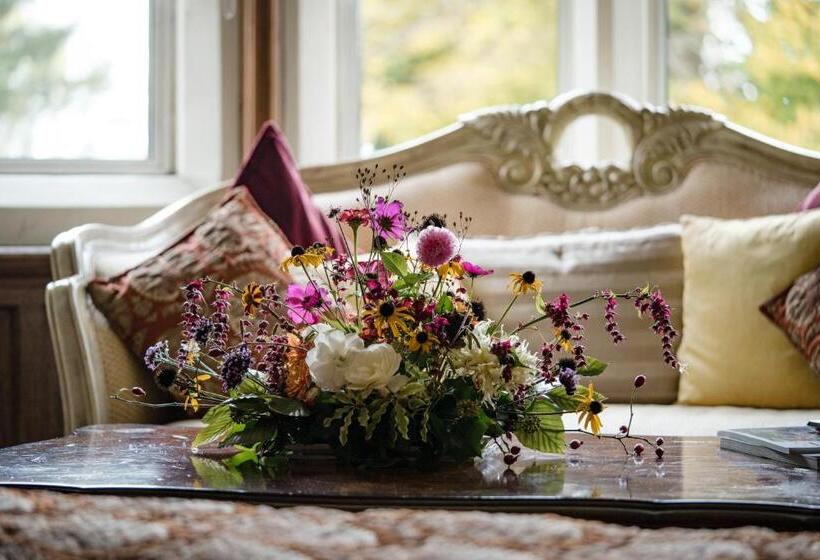 디럭스 스위트 킹 침대, Berwick Lodge