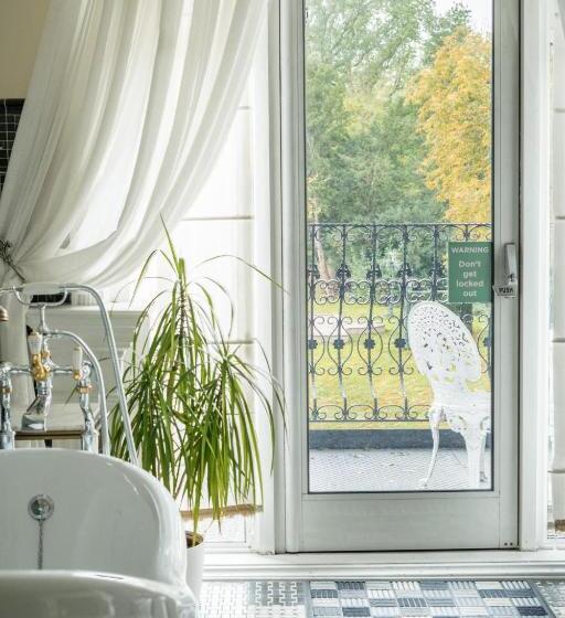 디럭스 스위트 킹 침대, Berwick Lodge