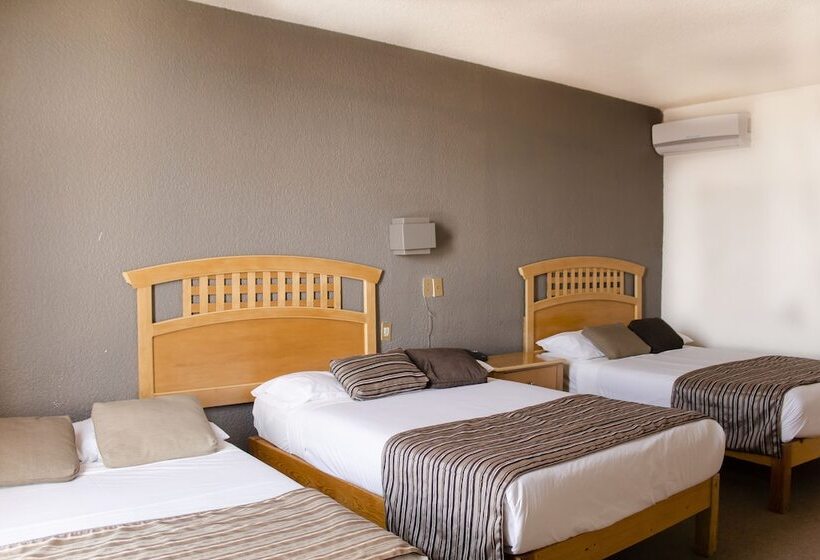 חדר סטנדרט לשלושה, El Monte