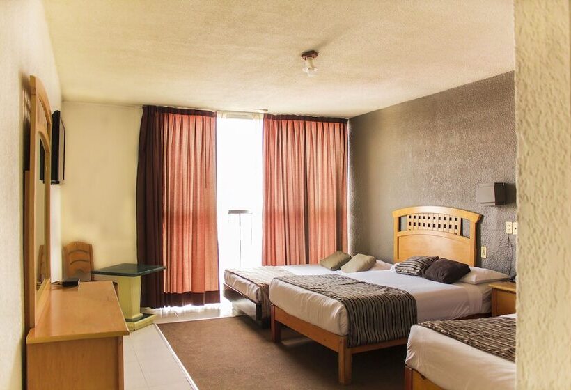 חדר סטנדרט לשלושה, El Monte