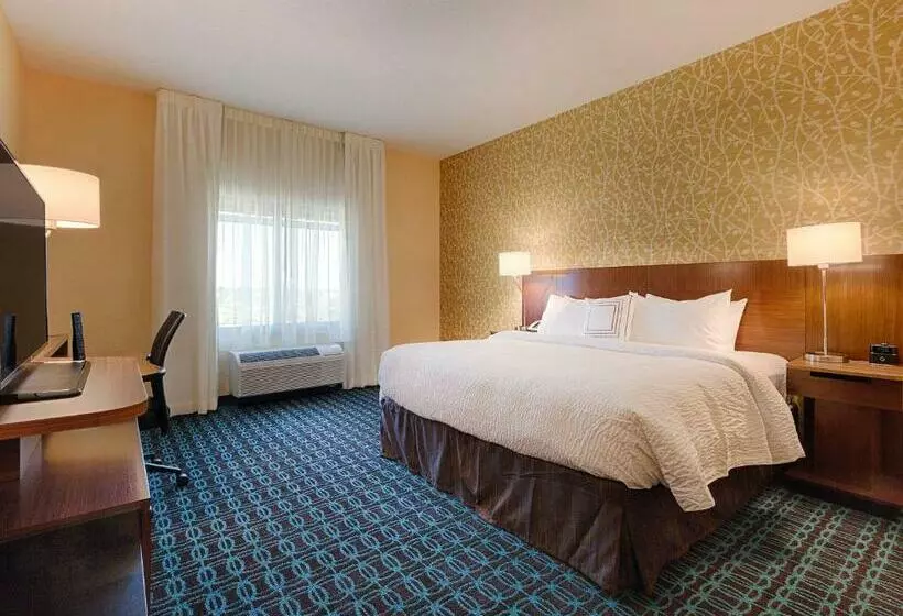 キングサイズベッドのスタンダードルーム, Fairfield Inn & Suites By Marriott Clearwater Beach