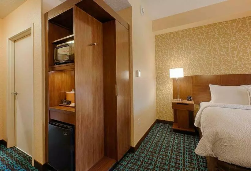 キングサイズベッドのスタンダードルーム, Fairfield Inn & Suites By Marriott Clearwater Beach