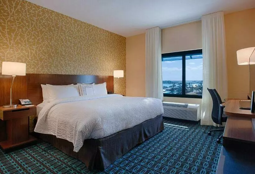キングサイズベッドのスタンダードルーム, Fairfield Inn & Suites By Marriott Clearwater Beach