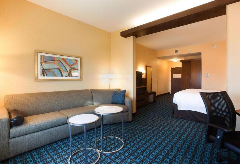 Люкс Кровать Кинг, Fairfield Inn & Suites By Marriott Clearwater Beach