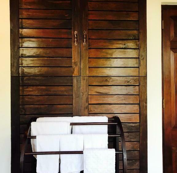 经济房, Lagoon Boutique