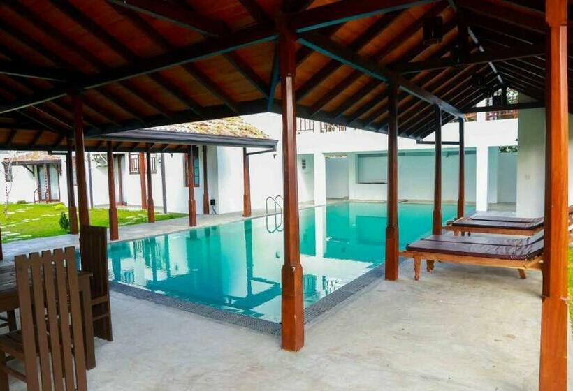 经济房, Lagoon Boutique