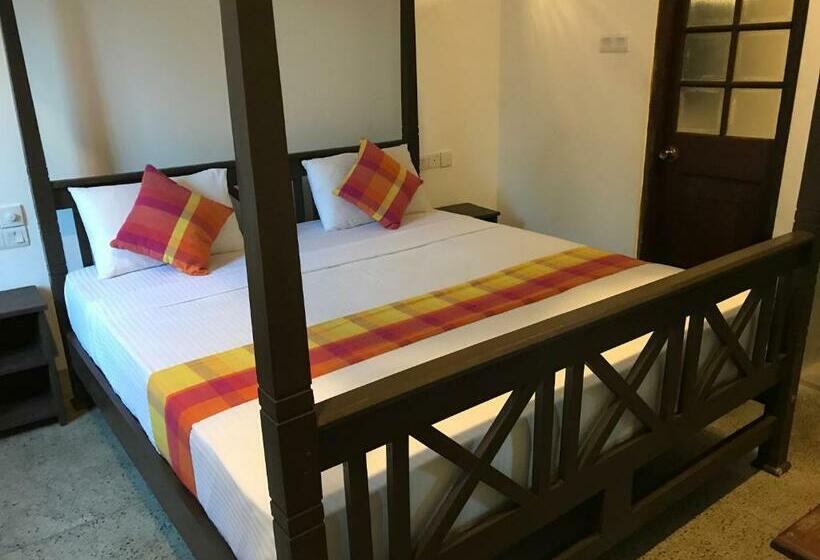 经济房, Lagoon Boutique