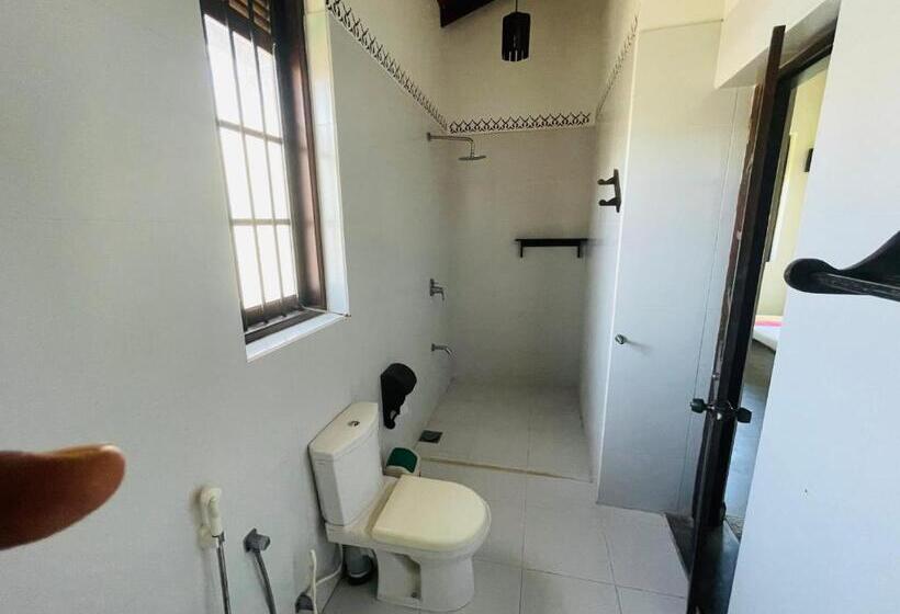 Suite with lake view, Lagoon Boutique