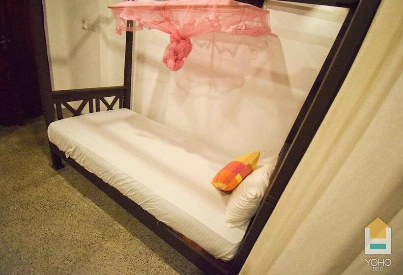 豪华三人间, Lagoon Boutique