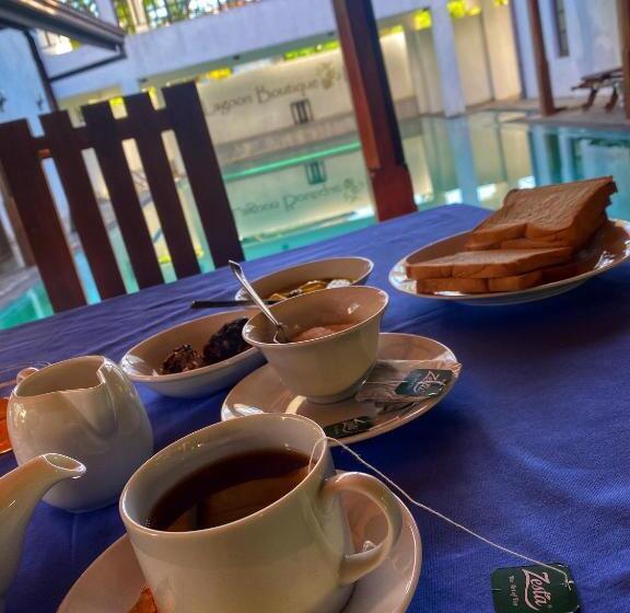 Suite with lake view, Lagoon Boutique