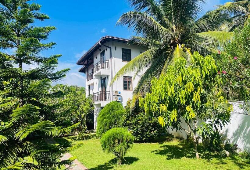 Suite with lake view, Lagoon Boutique