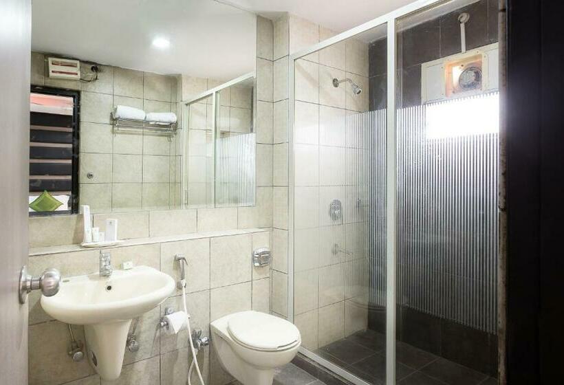 标准间, Treebo Fort Club