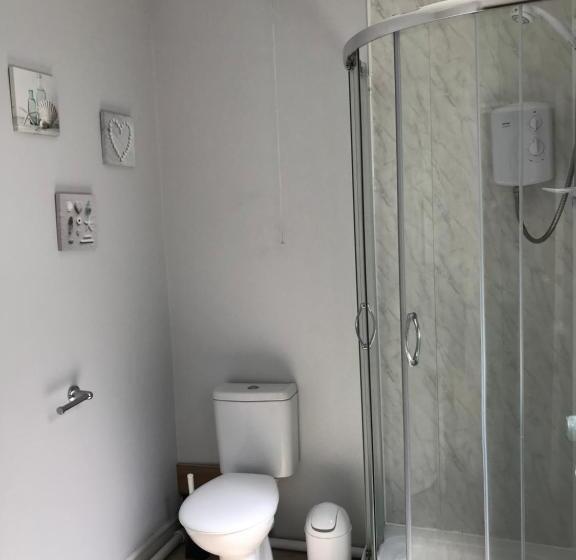 패밀리 룸, Crystal House