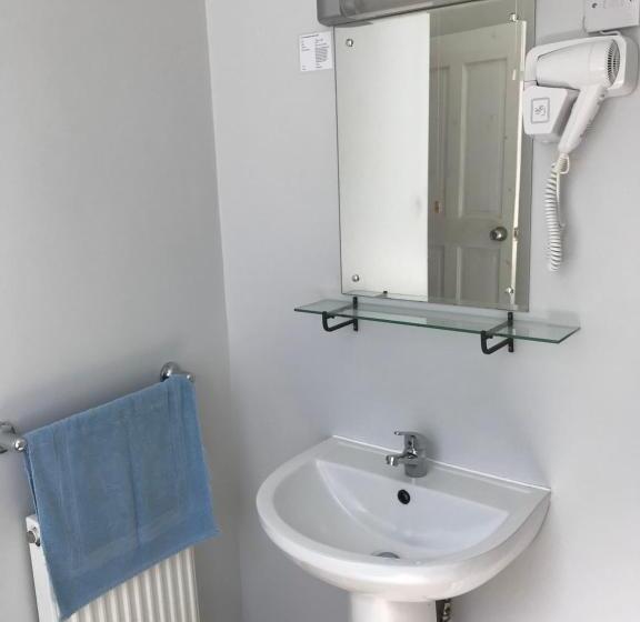 패밀리 룸, Crystal House