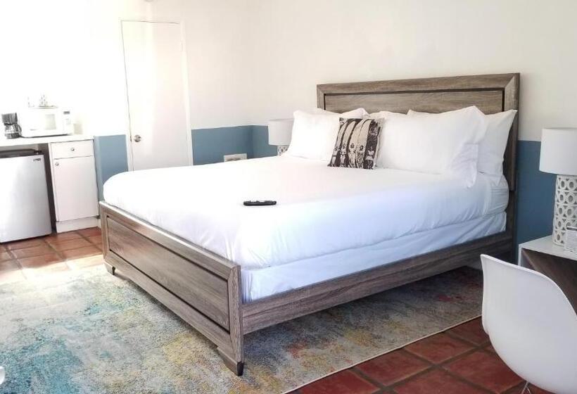 キングサイズベッドのスタンダードルーム, Sand Castle Inn