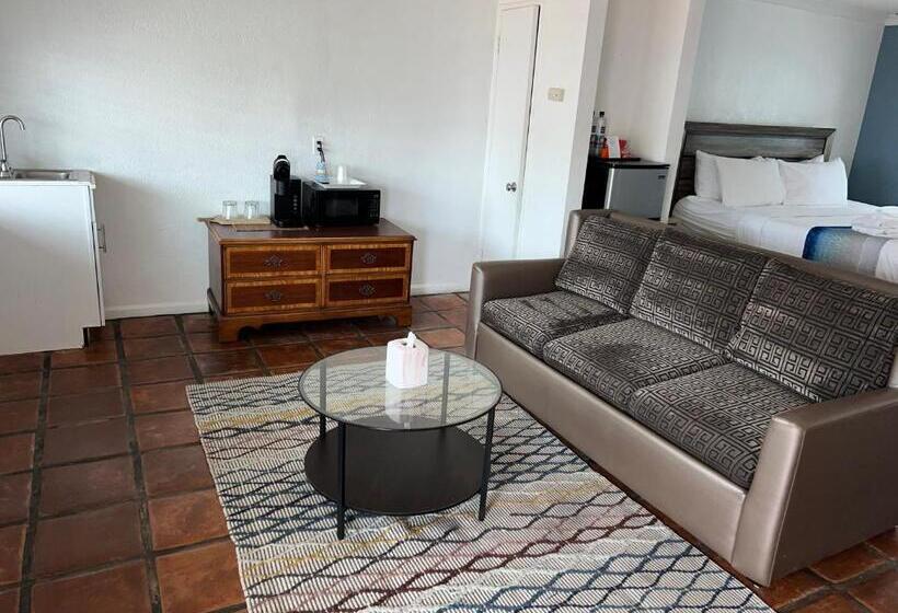 キングサイズベッドのスイートルーム, Sand Castle Inn