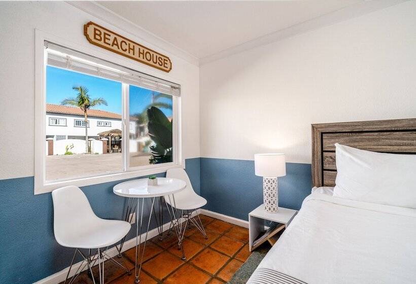 キングサイズベッドのスタンダードルーム, Sand Castle Inn