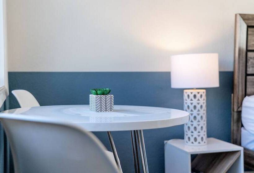 キングサイズベッドのスタンダードルーム, Sand Castle Inn