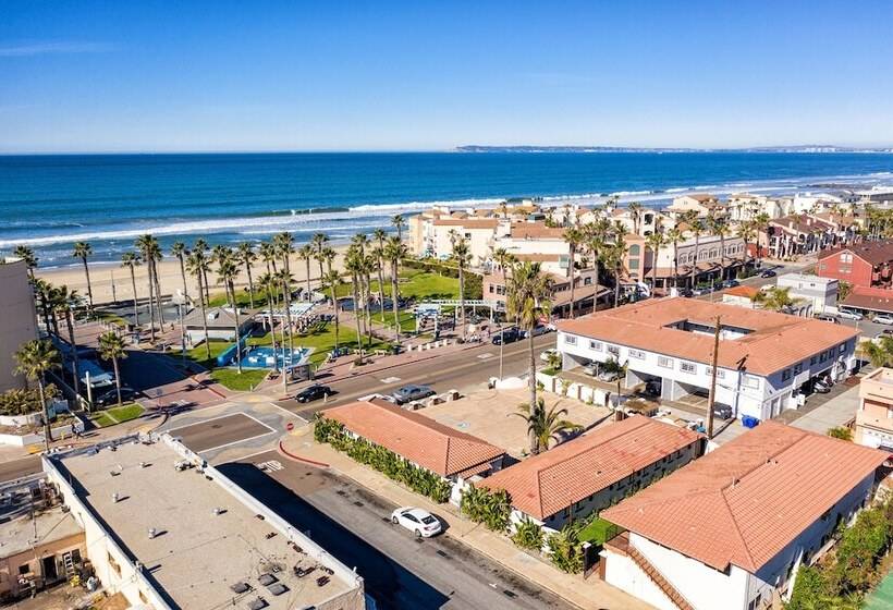 キングサイズベッドのスタンダードルーム, Sand Castle Inn