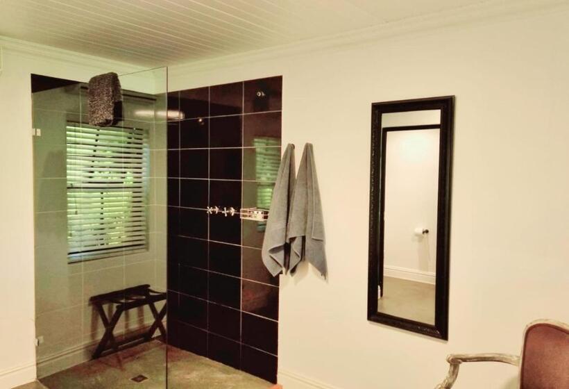 スイート, Brenaissance Wine & Stud Estate