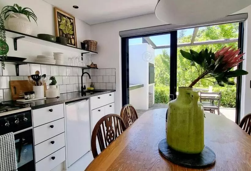2 Bedroom Suite, Brenaissance Wine & Stud Estate